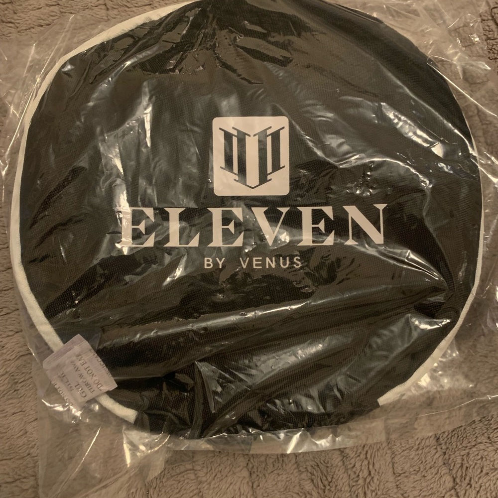EleVen by Venus Unisex Black Foldable Gym Bag - Picture 3 of 4